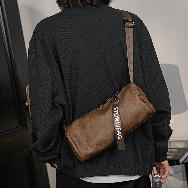 Men'S Accessories Backpack - 男性と女性のための厚みのある丸いバレル型のクロスボディバッグ、大容量の軽量シングルショルダーバッグ、トラベルバックパック